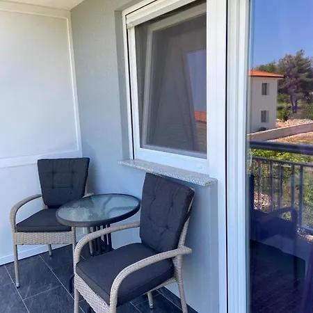 Apartmani Bolero - Obiteljski Odmor Vodice Exterior photo
