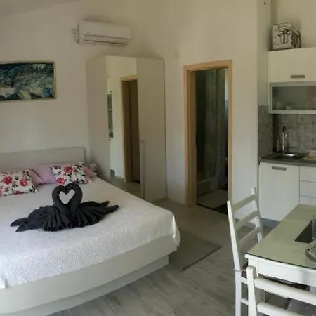 Apartmani Bolero - Obiteljski Odmor Vodice Exterior photo